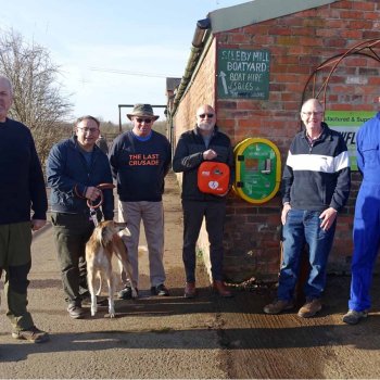 Leicestershire boaters on board to create a heartsafe community with support from JHMT